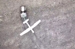 Український наземний дрон “затрофеїв” російський розвідувальний дрон “Орлан-30”. ВIДЕО Український-наземний-дрон-“затрофеїв”-російський-розвідувальний-дрон-“Орлан-30”.-ВiДЕО