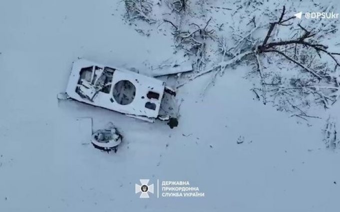 Окупантові не вдалося заховатися за БМП від українського дрона на Бахмутському напрямку. ВIДЕО Окупантові-не-вдалося-заховатися-за-БМП-від-українського-дрона-на-Бахмутському-напрямку.-ВiДЕО
