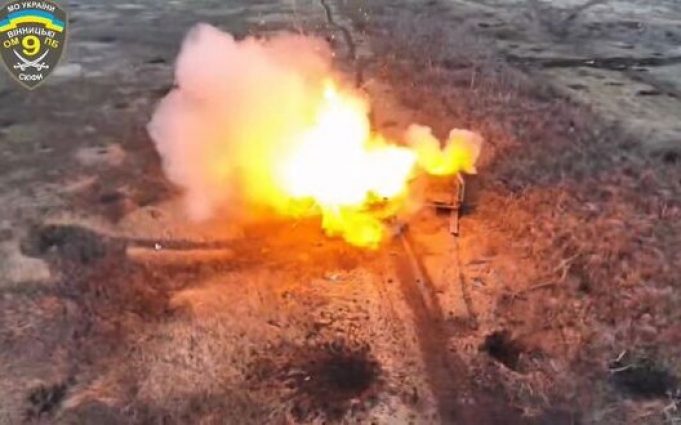 Воїни 59 ОМПБр знищили російський новітній танк Т-80БВМ біля Невельського на Донеччині. ВIДЕО Воїни-59-ОМПБр-знищили-російський-новітній-танк-Т-80БВМ-біля-Невельського-на-Донеччині.-ВiДЕО