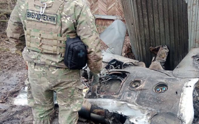Бойову частини російської ракети X-101 знищили на Київщині. ВIДЕО Бойову-частини-російської-ракети-x-101-знищили-на-Київщині.-ВiДЕО