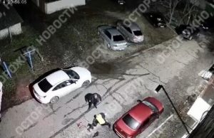 “Я, бл#дь, твій господар”, – російський окупант у відпустці спочатку проводить “уроки мужності” в школі,... “Я,-бл#дь,-твій-господар”,-–-російський-окупант-у-відпустці-спочатку-проводить-“уроки-мужності”-в-школі,.