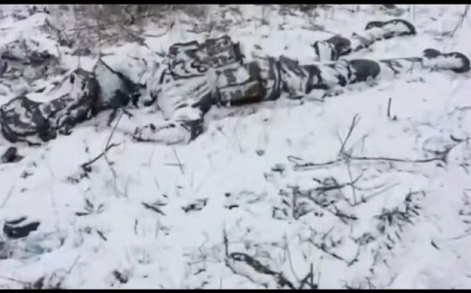 Окупант фільмує своїх “двохсотих”: “Не мед здесь, #бать, и не сказка, ребята”. ВIДЕО 18+ Окупант-фільмує-своїх-“двохсотих”:-“Не-мед-здесь,-#бать,-и-не-сказка,-ребята”.-ВiДЕО-18+
