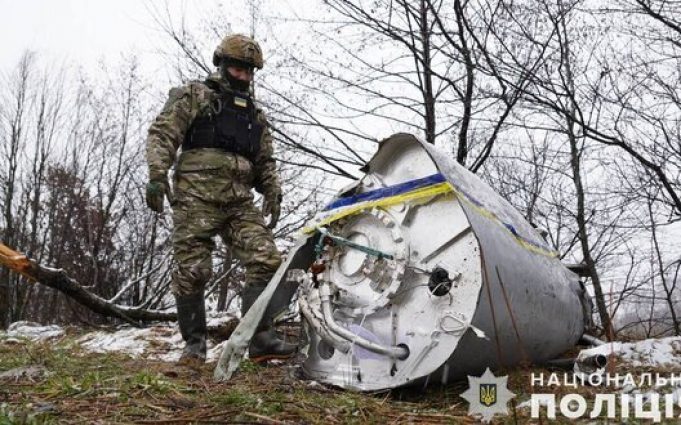 На Львівщині знешкодили російську крилату ракету Х-101, яку збили 7 лютого. ВІДЕО+ФОТОрепортаж На-Львівщині-знешкодили-російську-крилату-ракету-Х-101,-яку-збили-7-лютого.-ВІДЕО+ФОТОрепортаж