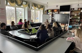 Як писати проєкти: У Нововолинську проходить тренінг для вчителів Як-писати-проєкти:-У-Нововолинську-проходить-тренінг-для-вчителів