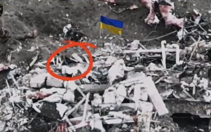 Морпіх одноосібно відбиває штурм окупантів у Кринках. ВIДЕО безпілотника Морпіх-одноосібно-відбиває-штурм-окупантів-у-Кринках.-ВiДЕО-безпілотника