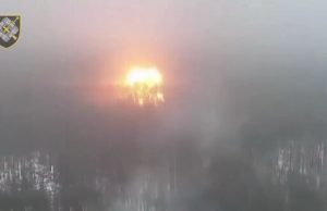 Українські бійці скинули півтори тонни вибухівки на скупчення російських окупантів. ВIДЕО Українські-бійці-скинули-півтори-тонни-вибухівки-на-скупчення-російських-окупантів.-ВiДЕО