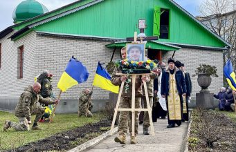 Героя Романа Филипенка з Нововолинська провели в останню земну дорогу Героя-Романа-Филипенка-з-Нововолинська- провели-в-останню-земну-дорогу