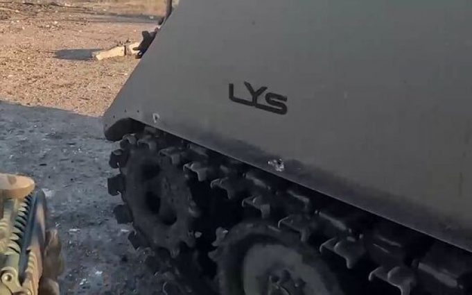 Українські аналоги бронемашин Humvee, MaxxPro і M113 – “Характерник”, “Сікач” та “Лис” у бою на... Українські-аналоги-бронемашин-humvee,-maxxpro-і-m113-–-“Характерник”,-“Сікач”-та-“Лис”-у-бою-на.