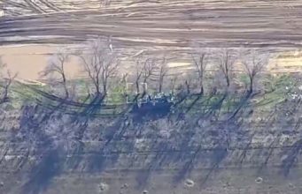 Удар HIMARS знищує російський ЗРК “Стріла-10” та бойову машину комплексу “Тор-М1”. ВIДЕО Удар-himars-знищує-російський-ЗРК-“Стріла-10”-та-бойову-машину-комплексу-“Тор-М1”.-ВiДЕО