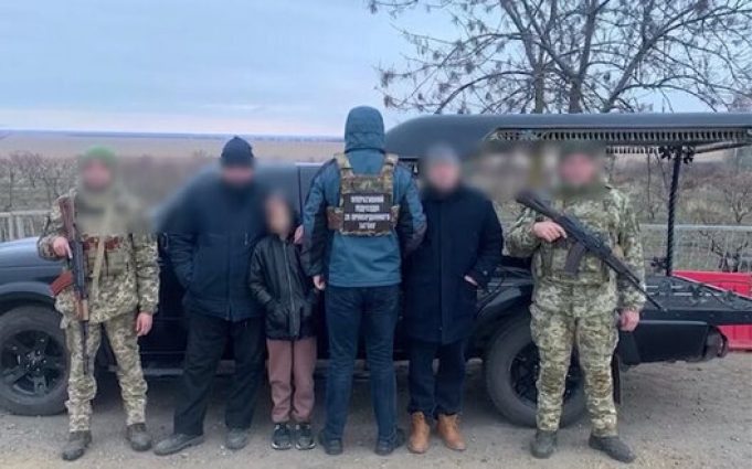 Священник УПЦ МП намагався на катафалку нелегально переправити до Молдови ухилянта. ВIДЕО Священник-УПЦ-МП-намагався-на-катафалку-нелегально-переправити-до-Молдови-ухилянта.-ВiДЕО