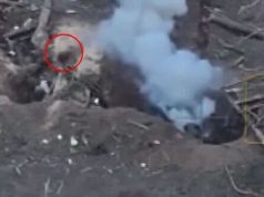 Шолом окупанта летить у повітрі після вибуху гранати під час бою в окопі. ВIДЕО Шолом-окупанта-летить-у-повітрі-після-вибуху-гранати-під-час-бою-в-окопі.-ВiДЕО