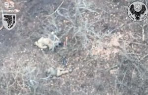 Дрон-камікадзе ліквідував одразу двох окупантів на Бахмутському напрямку. ВIДЕО Дрон-камікадзе-ліквідував-одразу-двох-окупантів-на-Бахмутському-напрямку.-ВiДЕО