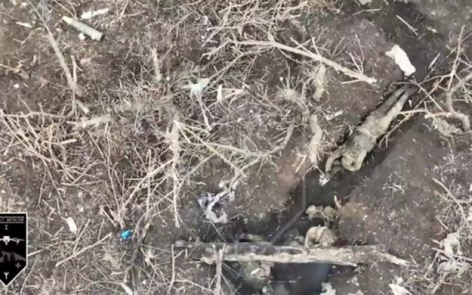 Аеробомбери 92 ОШБр знищили штурмову бронегрупу окупантів. ВIДЕО Аеробомбери-92-ОШБр-знищили-штурмову-бронегрупу-окупантів.-ВiДЕО