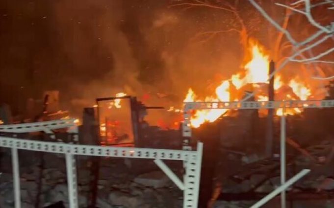 Вночі окупанти вдарили по Сумщині, дві людини загинули. ВIДЕО Вночі-окупанти-вдарили-по-Сумщині,-дві-людини-загинули.-ВiДЕО