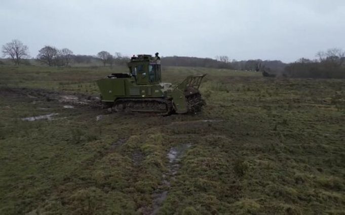 Міноборони Великої Британії показало машину для розмінування, яку отримає Україна. ВIДЕО Міноборони-Великої-Британії-показало-машину-для-розмінування,-яку-отримає-Україна.-ВiДЕО