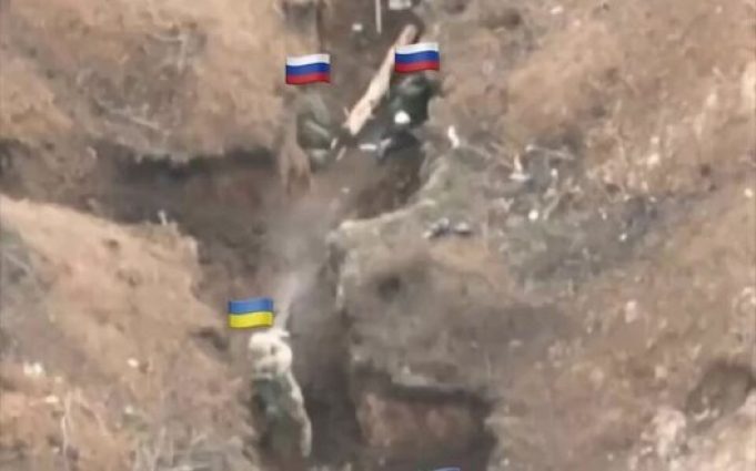 Українські захисники вступили у ближній бій з окупантами на Запорізькому напрямку. ВIДЕО Українські-захисники-вступили-у-ближній-бій-з-окупантами-на-Запорізькому-напрямку.-ВiДЕО