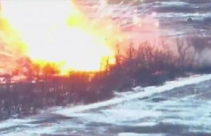 Воїни 25 ОПДБр FPV-дроном знищили російську БМП-3. ВIДЕО Воїни-25-ОПДБр-fpv-дроном-знищили-російську-БМП-3.-ВiДЕО