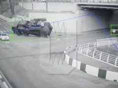 У російському Сочі перекинувся новітній ЗГРК “Панцирь-С1”. ВIДЕО камер спостереження У-російському-Сочі-перекинувся-новітній-ЗГРК-“Панцирь-С1”.-ВiДЕО-камер-спостереження