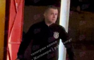 П’яний чоловік у Житомирі ображав військових. Його затримали, тепер він вибачається. ВIДЕО П’яний-чоловік-у-Житомирі-ображав-військових-Його-затримали,-тепер-він-вибачається.-ВiДЕО