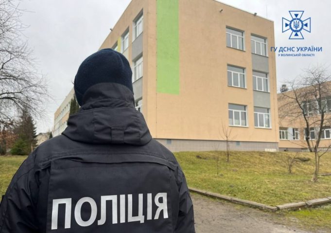Працівники ДСНС та поліції провели навчальну евакуацію ліцеїстів по сигналу «Повітряна тривога»