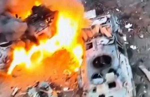 Палаюча бронетехніка та тіла ліквідованих окупантів поблизу Авдіївки. ВIДЕО безпілотника Палаюча-бронетехніка-та-тіла-ліквідованих-окупантів-поблизу-Авдіївки.-ВiДЕО-безпілотника