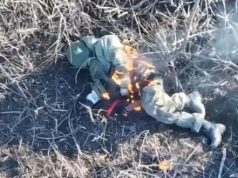 Ліквідований окупант догорає у кущах. ВIДЕО 18+ Ліквідований-окупант-догорає-у-кущах.-ВiДЕО-18+