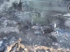 Обгорілі тіла окупантів валяються біля щойно підбитого російського бронетранспортера. ВIДЕО Обгорілі-тіла-окупантів-валяються-біля-щойно-підбитого-російського-бронетранспортера.-ВiДЕО