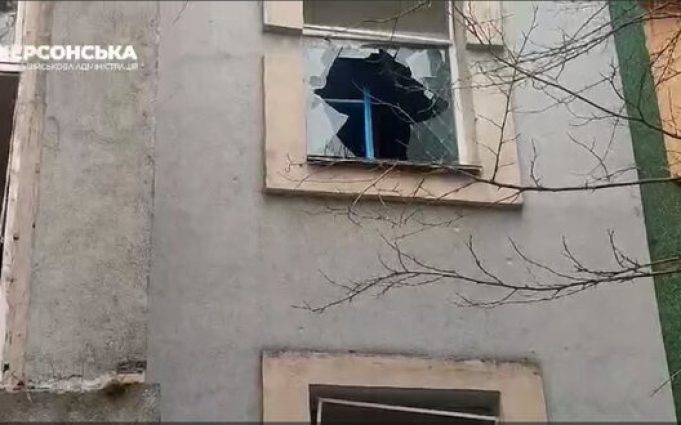 Росіяни обстріляли Херсон: пошкоджений заклад освіти. ВIДЕО Росіяни-обстріляли-Херсон:-пошкоджений-заклад-освіти.-ВiДЕО