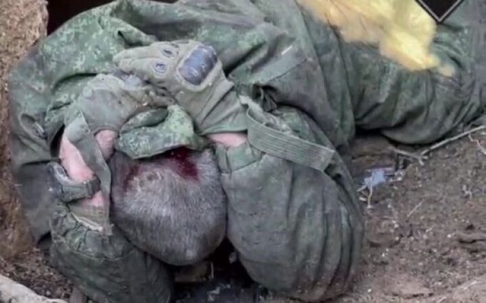 Бійці 3 ОШБр взяли у полон росіянина: “Вилазь, сука!”. ВIДЕО Бійці-3-ОШБр-взяли-у-полон-росіянина:-“Вилазь,-сука!”.-ВiДЕО
