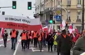 Польські фермери розпочали генеральний страйк біля будинку уряду у Варшаві. ВIДЕО Польські-фермери-розпочали-генеральний-страйк-біля-будинку-уряду-у-Варшаві.-ВiДЕО