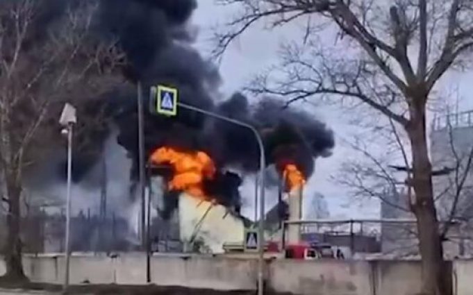 Ранкова російська “бавовна”: у Бєлгороді – повітряна тривога, у Воронезькій області – атака на аеродром... Ранкова-російська-“бавовна”:-у-Бєлгороді-–-повітряна-тривога,-у-Воронезькій-області-–-атака-на-аеродром.