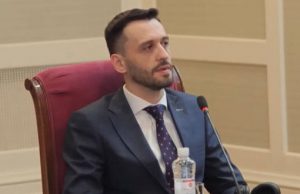 Кандидат до Конституційного суду Андрійчук не зміг сказати, коли ухвалили Конституцію. ВIДЕО Кандидат-до-Конституційного-суду-Андрійчук-не-зміг-сказати,-коли-ухвалили-Конституцію.-ВiДЕО