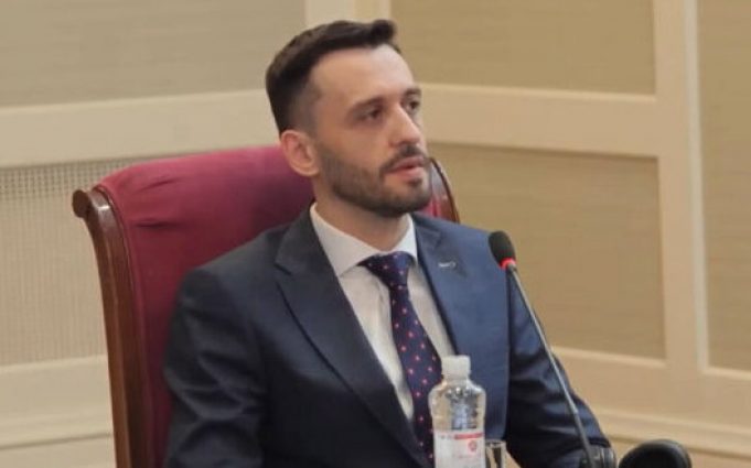 Кандидат до Конституційного суду Андрійчук не зміг сказати, коли ухвалили Конституцію. ВIДЕО Кандидат-до-Конституційного-суду-Андрійчук-не-зміг-сказати,-коли-ухвалили-Конституцію.-ВiДЕО