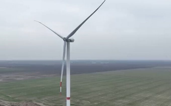 Бойова частина “Шахеда” застрягла у гвинті вітряка на Миколаївщині. ВІДЕО+ФОТОрепортаж Бойова-частина-“Шахеда”-застрягла-у-гвинті-вітряка-на-Миколаївщині.-ВІДЕО+ФОТОрепортаж