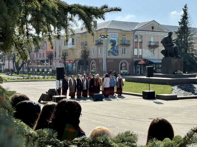 “Шевченкове слово в віках не старіє”: у Нововолинську провели літературно-мистецький захід “Шевченкове-слово-в-віках-не-старіє”:-у-Нововолинську-провели-літературно-мистецький-захід