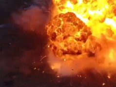 Ворожа БМП-2 разом із десантом зникає у вогні після удару дрона-камікадзе. ВIДЕО Ворожа-БМП-2-разом-із-десантом-зникає-у-вогні-після-удару-дрона-камікадзе.-ВiДЕО