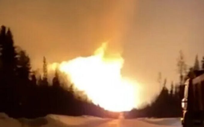 У Росії вночі сталася потужна пожежа на газопроводі у Ханти-Мансійському окрузі. ВIДЕО У-Росії-вночі-сталася-потужна-пожежа-на-газопроводі-у-Ханти-Мансійському-окрузі.-ВiДЕО