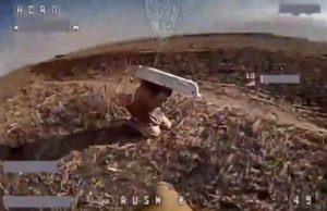 Окупант під ночвами ховається від українського дрона. ВIДЕО Окупант-під-ночвами-ховається-від-українського-дрона.-ВiДЕО