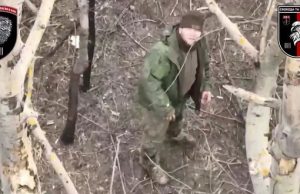 Окупанти тікають з бліндажів, які атакують бійці 63 ОМБр. ВIДЕО Окупанти-тікають-з-бліндажів,-які-атакують-бійці-63-ОМБр.-ВiДЕО