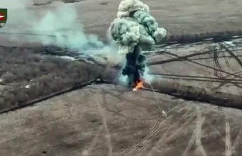 Воїни ЗСУ знищили ворожу САУ “Мста-С” та склад з боєприпасами. ВIДЕО Воїни-ЗСУ-знищили-ворожу-САУ-“Мста-С”-та-склад-з-боєприпасами.-ВiДЕО
