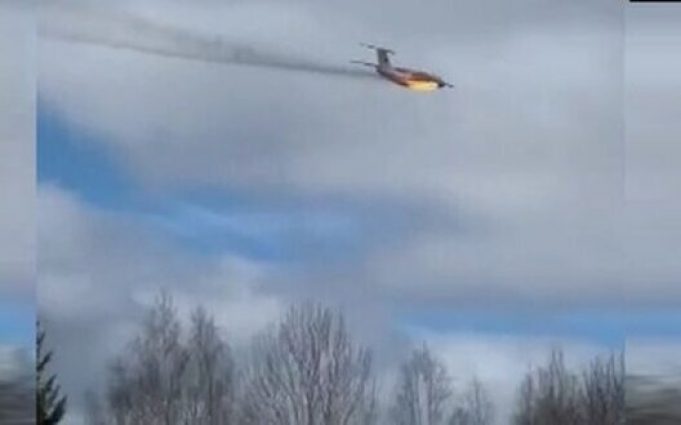 Російський літак Іл-76 упав у Іванівській області. Міноборони РФ каже, що на борту було 15... Російський-літак-Іл-76-упав-у-Іванівській-області-Міноборони-РФ-каже,-що-на-борту-було-15.