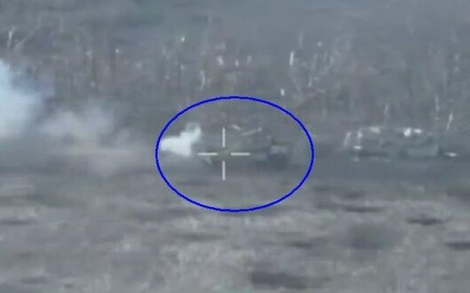 Знищення ворожого танка Т-72Б поблизу села Терни на Донеччині. ВIДЕО Знищення-ворожого-танка-Т-72Б-поблизу-села-Терни-на-Донеччині.-ВiДЕО