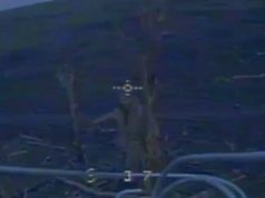 Окупант за допомогою каміння намагався відбитись від дрона-камікадзе. ВIДЕО Окупант-за-допомогою-каміння-намагався-відбитись-від-дрона-камікадзе.-ВiДЕО