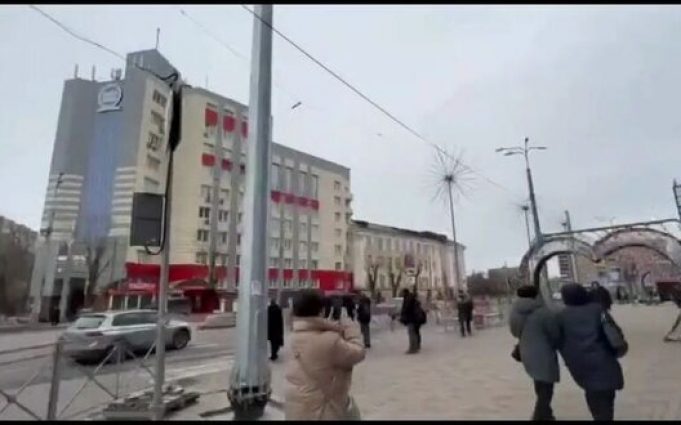 Над російським Курськом літають ударні дрони та лунають сирени тривоги. ВIДЕО Над-російським-Курськом-літають-ударні-дрони-та-лунають-сирени-тривоги.-ВiДЕО