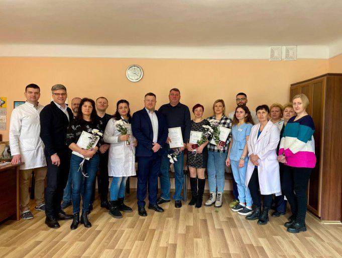 Пʼятеро мешканців Нововолинської громади отримали посвідчення Почесних донорів України Пʼятеро-мешканців-Нововолинської-громади-отримали-посвідчення-Почесних-донорів-України
