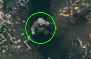 Окупант зник після прямого влучання міни калібром 82 міліметри. ВIДЕО Окупант-зник-після-прямого-влучання-міни-калібром-82-міліметри.-ВiДЕО