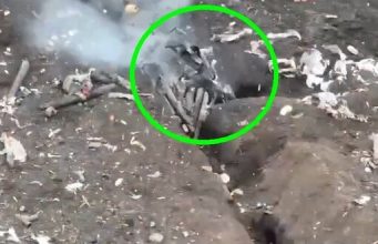 Окупант летить над окопом після удару українського дрона. ВIДЕО Окупант-летить-над-окопом-після-удару-українського-дрона.-ВiДЕО