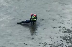 Тіло 33-річного українця виявили румунські прикордонники у Тисі. ВIДЕО Тіло-33-річного-українця-виявили-румунські-прикордонники-у-Тисі.-ВiДЕО