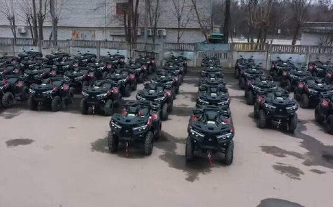Перші 50 квадроциклів, замовлених Дніпром для Сил оборони, відправили на фронт. ВIДЕО Перші-50-квадроциклів,-замовлених-Дніпром-для-Сил-оборони,-відправили-на-фронт.-ВiДЕО