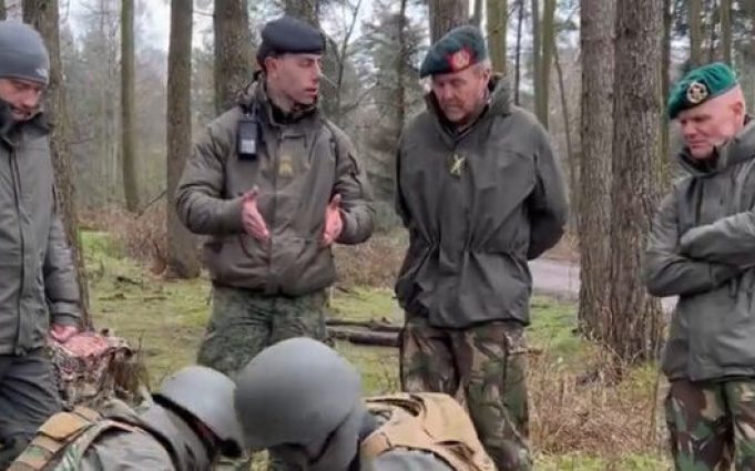 Король Нідерландів відвідав навчання військових ЗСУ. ВIДЕО Король-Нідерландів-відвідав-навчання-військових-ЗСУ.-ВiДЕО